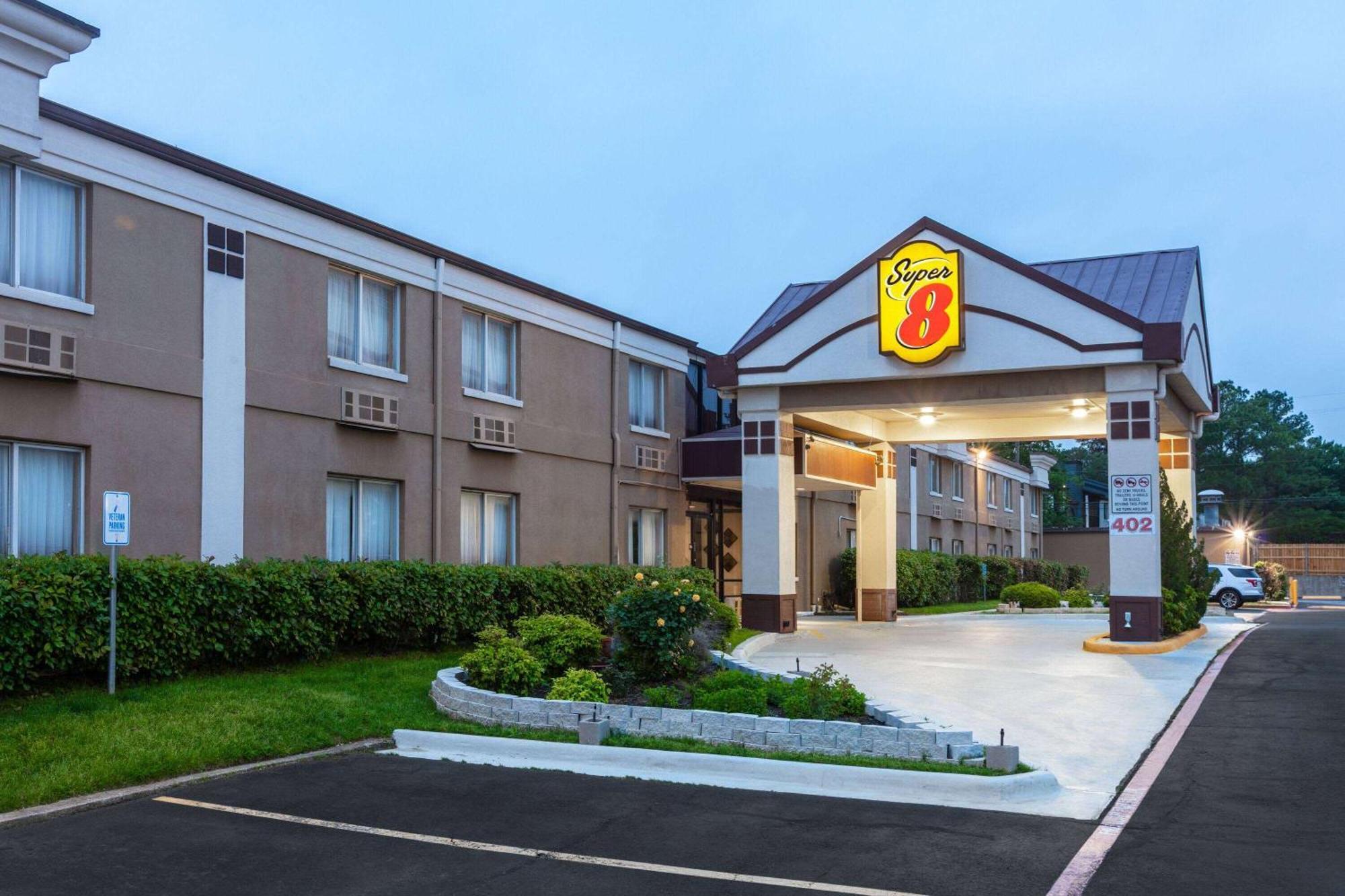 大草原城速8酒店 外观 照片